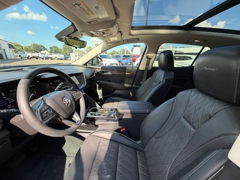 Used 2023 Buick Envision Avenir AWD/4WD image 4