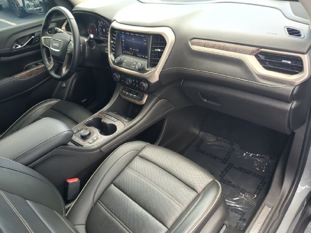 Used 2023 GMC Acadia Denali w/ Denali Ultimate Package FWD image 15