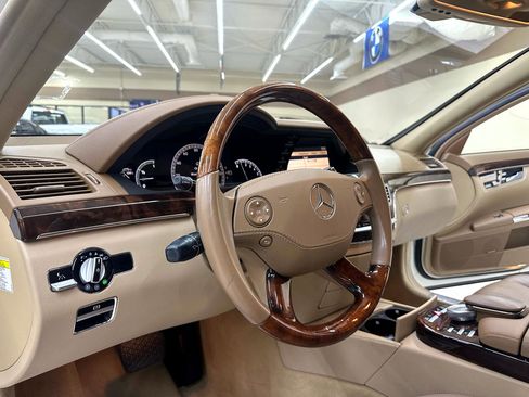 Used 2008 Mercedes-Benz S 550 w/ P3 Pkg image 21