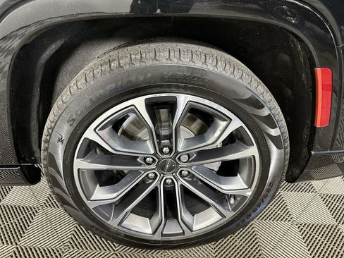 Used 2024 Jeep Grand Wagoneer L Series III AWD/4WD image 35