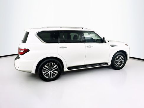 Used 2024 Nissan Armada SL w/ Captain's Chairs Package image 10