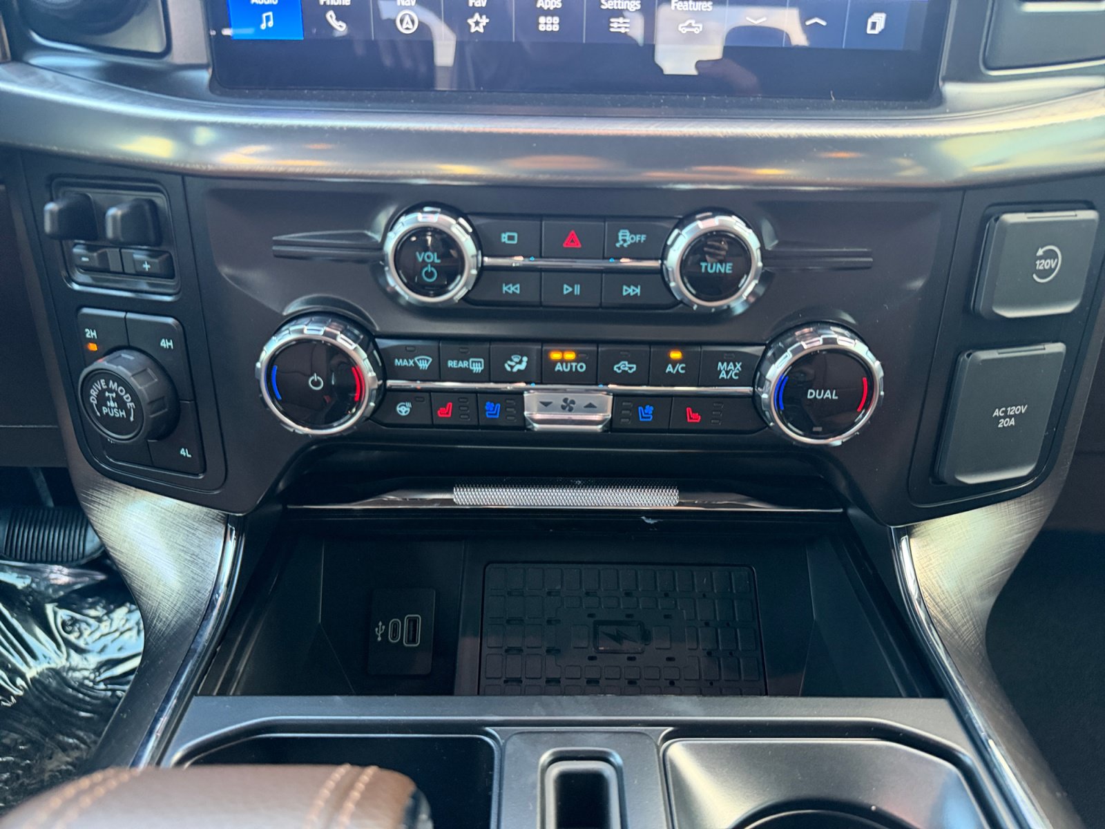 New 2026 Ford F150 King Ranch w/ Equipment Group 601A High AWD/4WD image 23