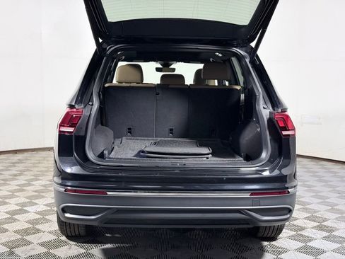 Used 2022 Volkswagen Tiguan SE AWD/4WD image 6
