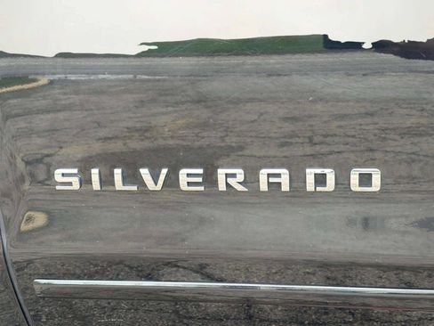 Used 2018 Chevrolet Silverado 1500 LT AWD/4WD image 30