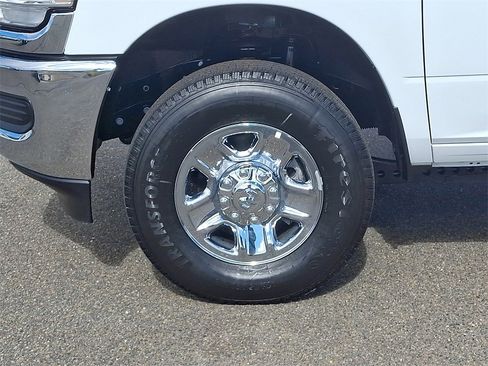 Used 2024 RAM 2500 Tradesman w/ Chrome Appearance Group image 8