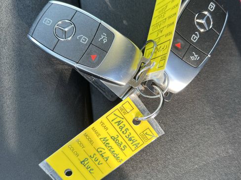 Used 2025 Mercedes-Benz GLA 250 4MATIC image 38