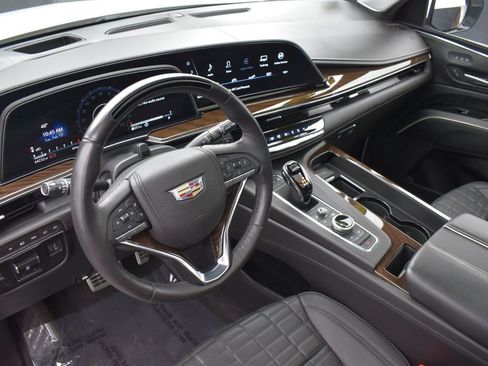 Used 2023 Cadillac Escalade Sport Platinum image 12