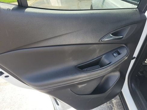 Used 2025 Buick Encore GX Preferred FWD image 21