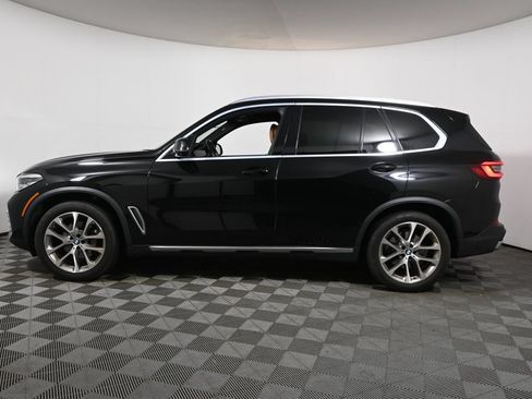 Used 2021 BMW X5 xDrive40i w/ Premium Package 3 AWD/4WD image 2