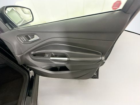 Used 2017 Ford Escape SE w/ Equipment Group 201A image 30