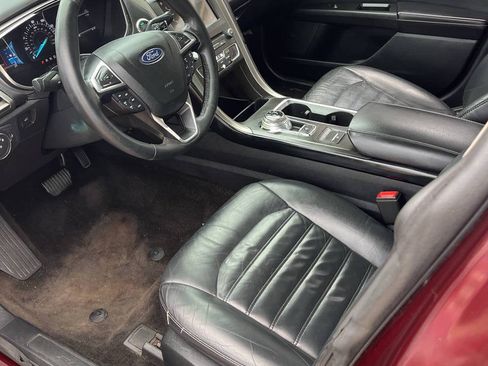 Used 2018 Ford Fusion SE w/ Fusion SE Technology Package FWD image 12