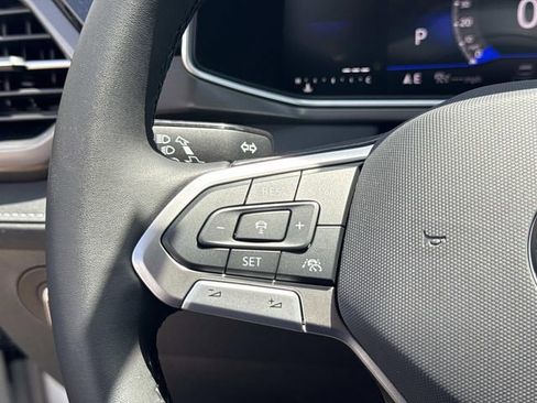 New 2026 Volkswagen Taos SE FWD image 17
