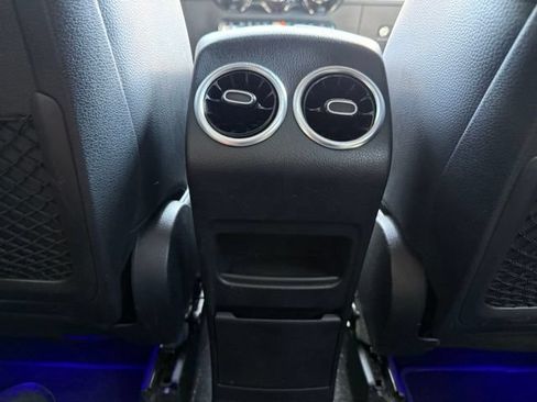 Used 2020 Mercedes-Benz GLB 250 4MATIC image 40