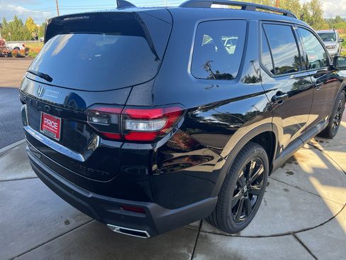 New 2025 Honda Pilot Black Edition image 11