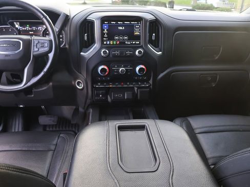 Used 2021 GMC Sierra 2500 Denali w/ Denali Black Diamond Edition image 26