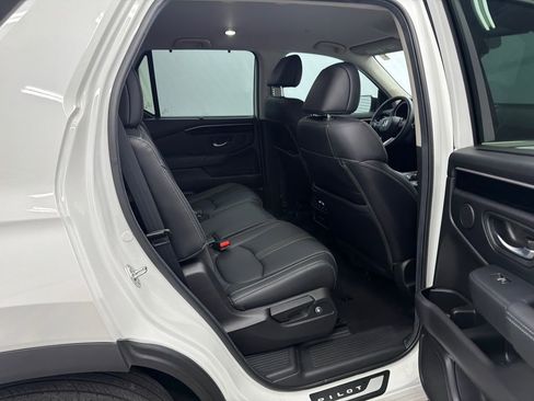 Used 2025 Honda Pilot EX-L image 17