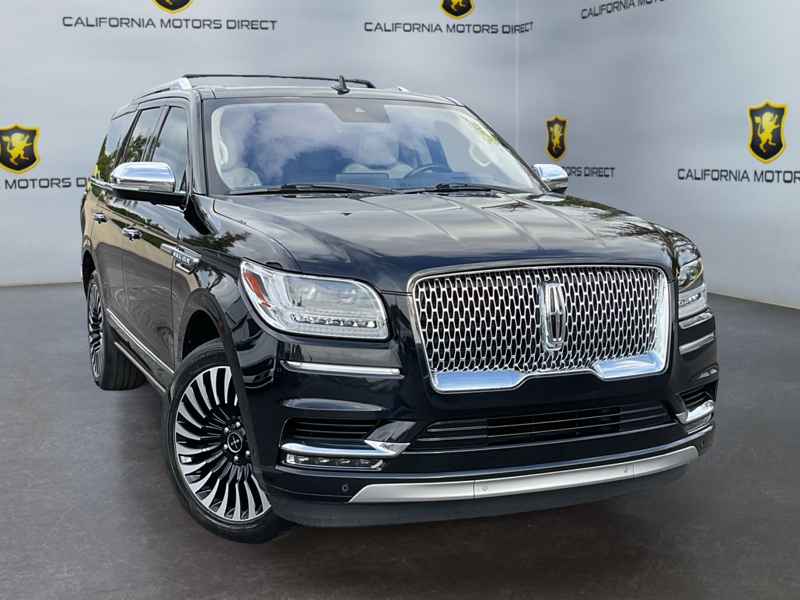 Used 2019 Lincoln Navigator Black Label w/ Cargo Package AWD/4WD image 3