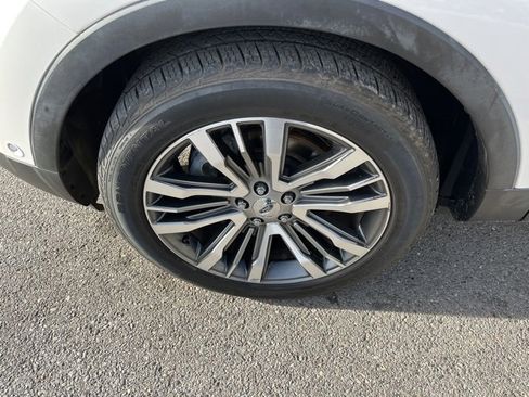 Used 2017 Ford Explorer Platinum image 18