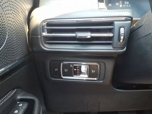 Used 2024 Lincoln Corsair AWD w/ Equipment Group 101A image 14