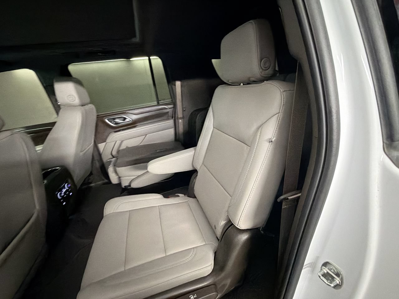 Certified 2024 Chevrolet Suburban Z71 w/ Luxury Package AWD/4WD image 26