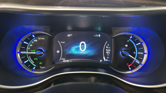Used 2021 Chrysler Pacifica Limited FWD image 16