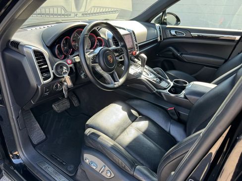 Used 2017 Porsche Cayenne AWD/4WD image 10