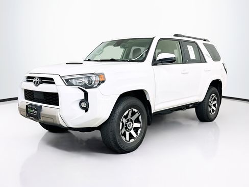 Used 2024 Toyota 4Runner TRD Off-Road AWD/4WD image 3