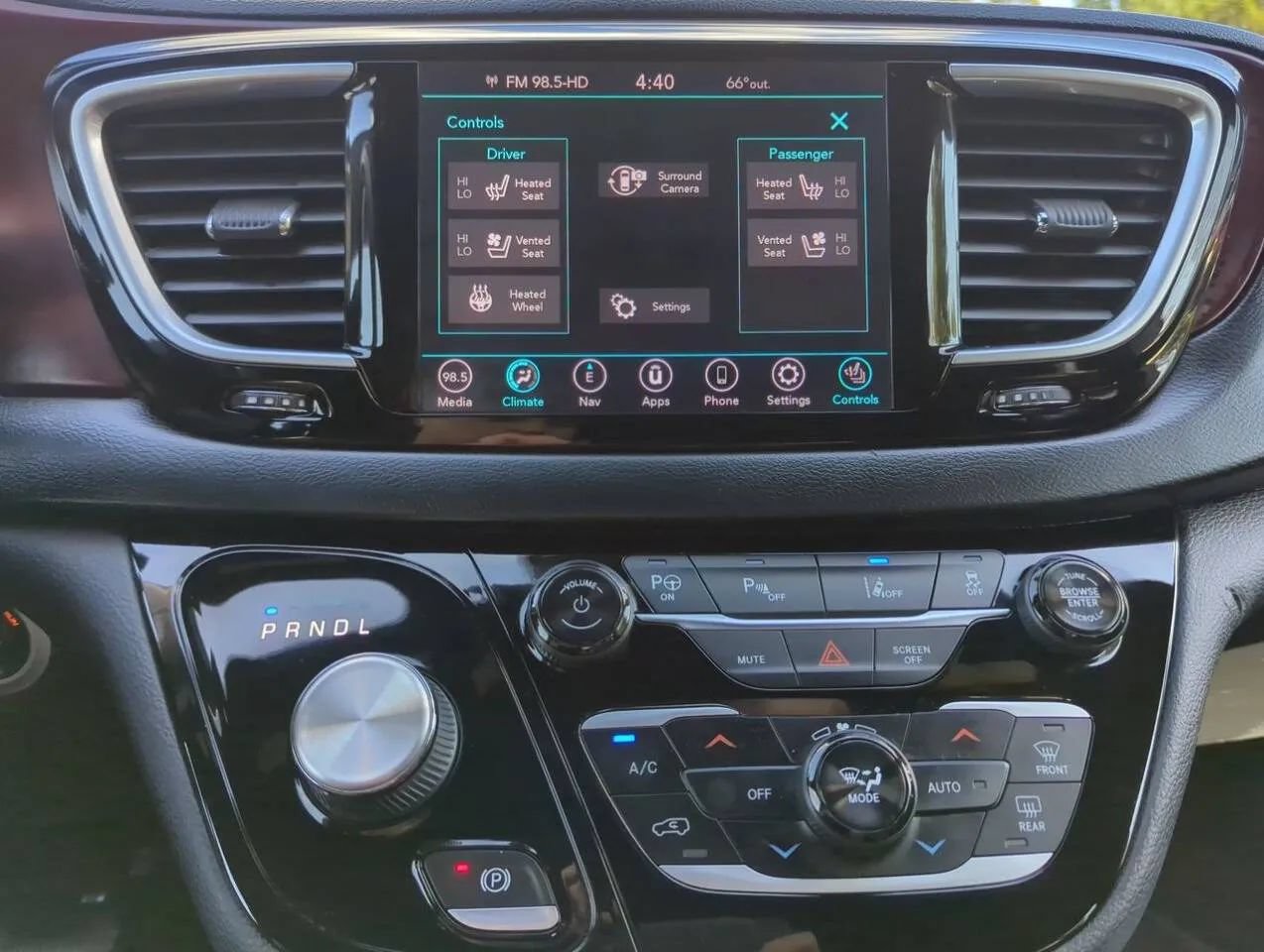 Used 2020 Chrysler Pacifica Limited FWD image 19