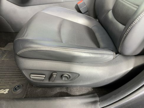 Used 2020 Toyota RAV4 Limited image 12