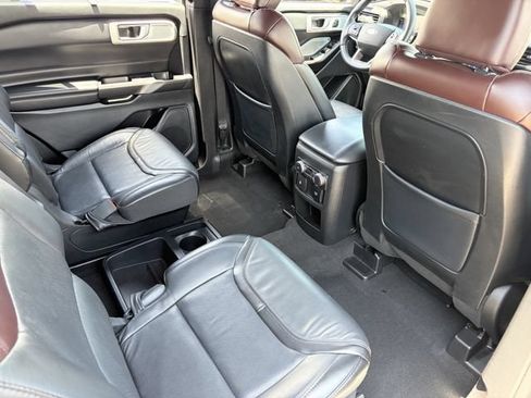 Used 2020 Ford Explorer Platinum w/ Premium Technology Package AWD/4WD image 15