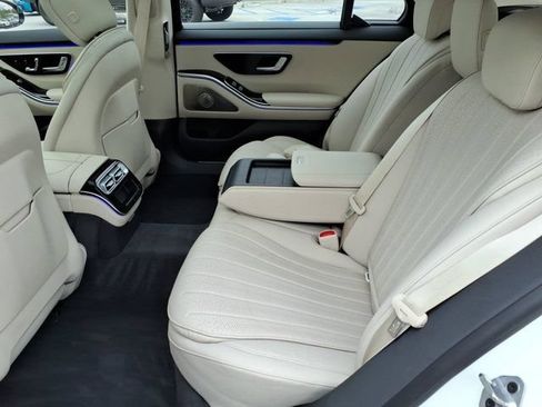 Certified 2023 Mercedes-Benz S 500 4MATIC image 18