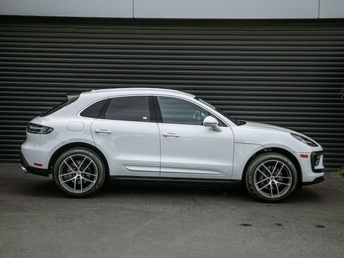 Certified 2026 Porsche Macan image 8