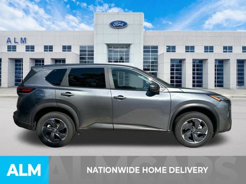 Used 2025 Nissan Rogue SV FWD image 4