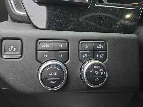 Used 2025 GMC Sierra 1500 Elevation w/ Preferred Package image 28