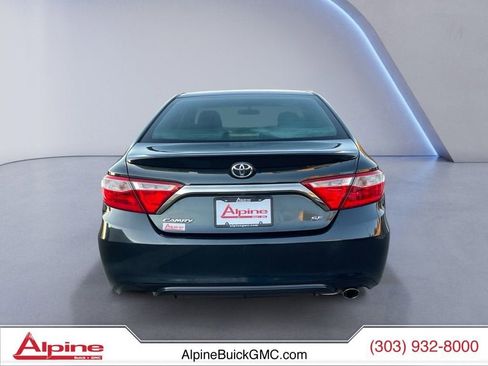 Used 2016 Toyota Camry SE image 4