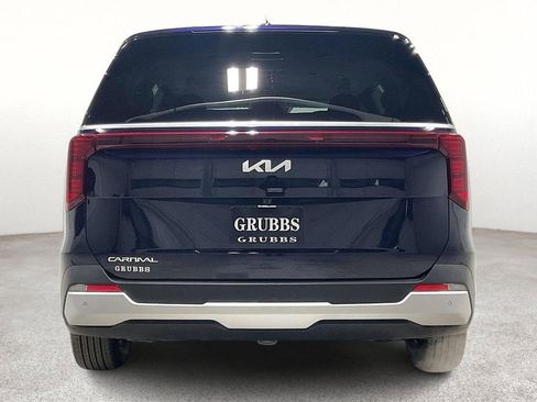 New 2026 Kia Carnival image 5