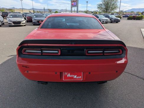 Used 2010 Dodge Challenger R/T RWD image 4