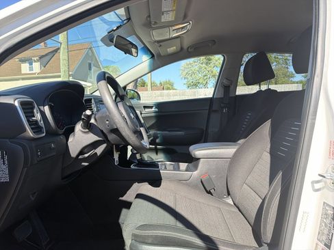 Used 2018 Kia Sportage LX AWD/4WD image 11