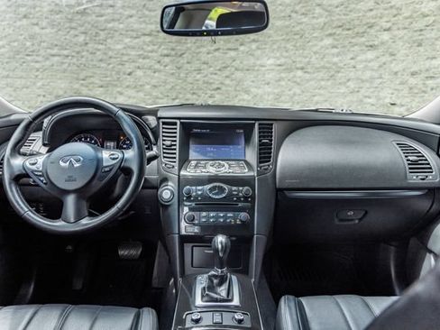 Used 2017 INFINITI QX70 AWD w/ Premium Package image 25