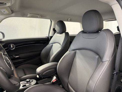 Certified 2024 MINI Cooper SE image 10