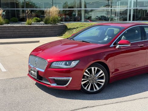 Used 2017 Lincoln MKZ Reserve w/ Climate Package FWD image 2
