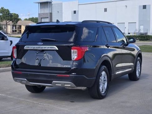 Used 2023 Ford Explorer XLT w/ Equipment Group 202A AWD/4WD image 7