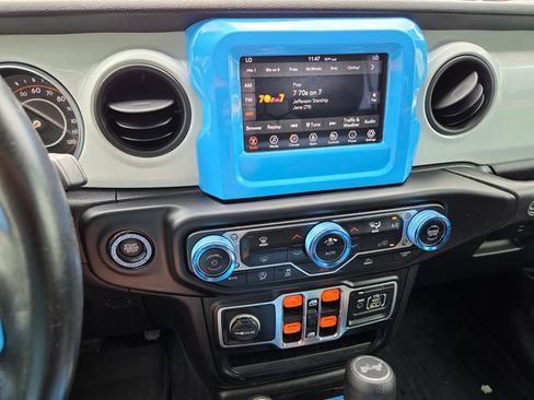 Used 2021 Jeep Wrangler Unlimited Sport AWD/4WD image 23