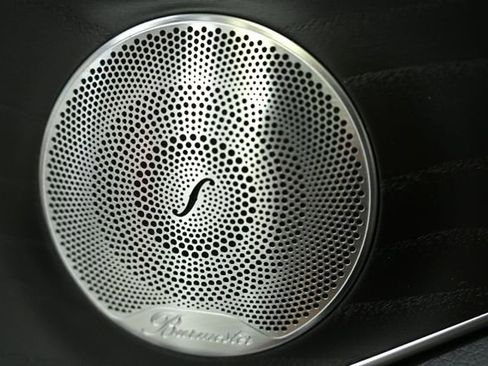 Used 2018 Mercedes-Benz GLC 300 4MATIC image 32