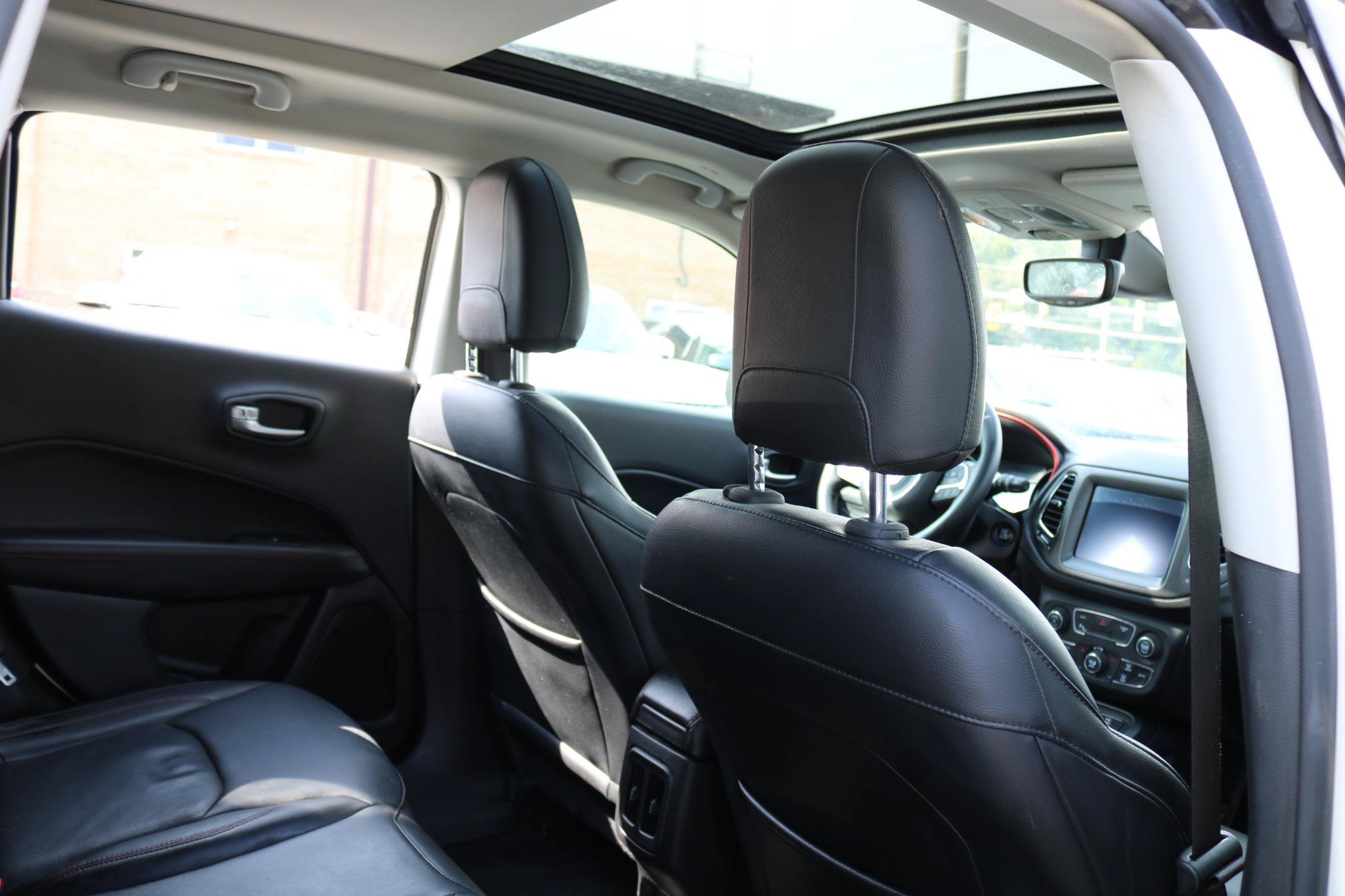 Used 2017 Jeep Compass Trailhawk w/ Leather Interior Group AWD/4WD image 38