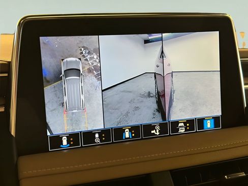 Certified 2021 Chevrolet Tahoe Premier w/ Premium Package image 42