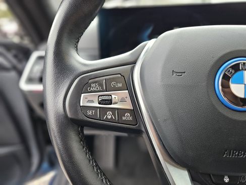 Used 2024 BMW i4 xDrive40i image 27