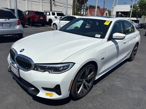 Used 2022 BMW 330e w/ Driving Assistance Package RWD image 9