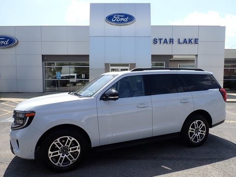 Used 2025 Ford Expedition Active AWD/4WD image 1