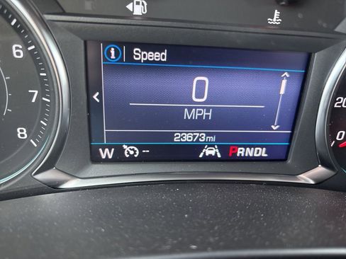 Used 2023 Chevrolet Equinox LT image 11